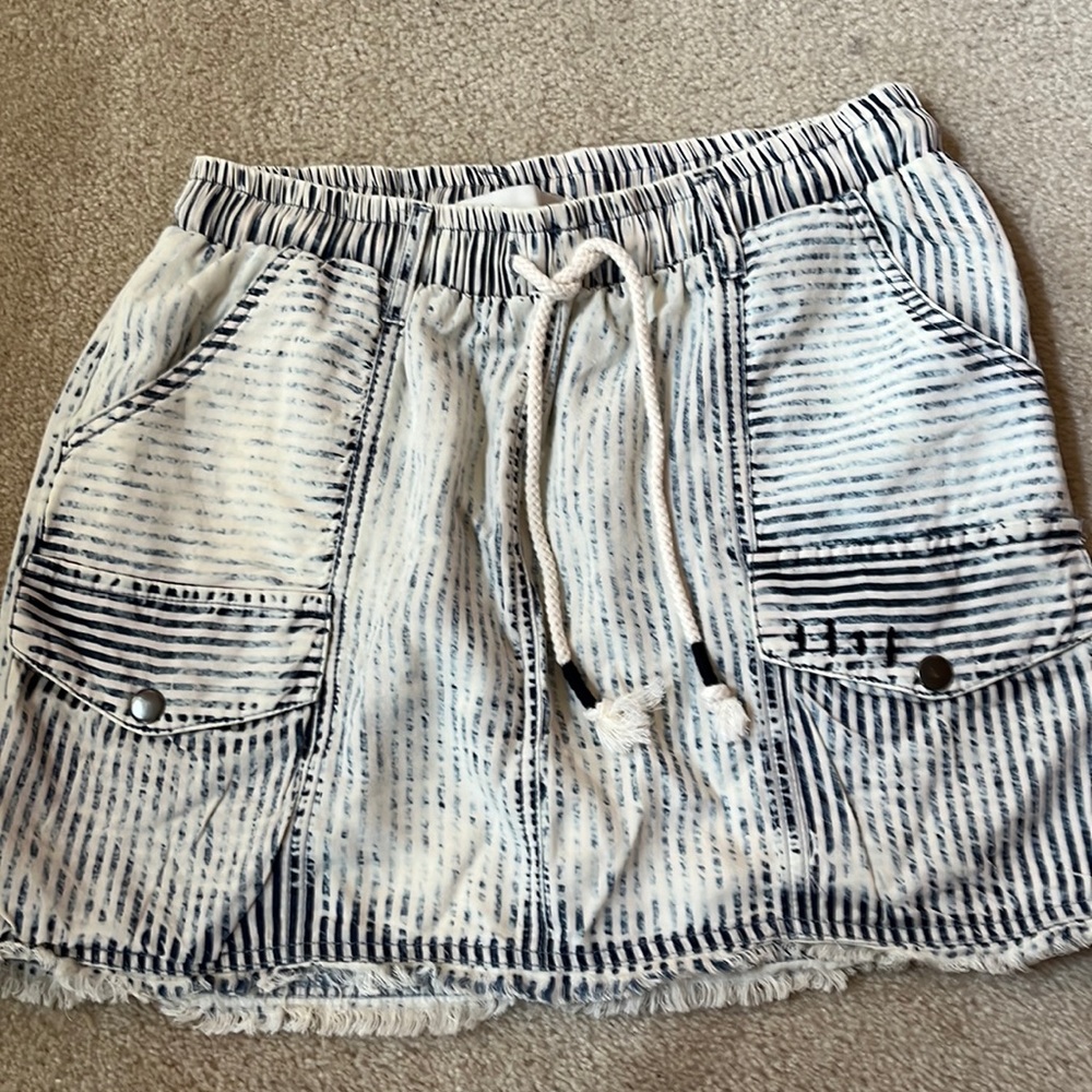 Vintage Havana small blue and white skirt
